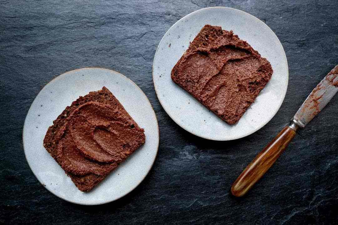 healthy nutella spread rye bread