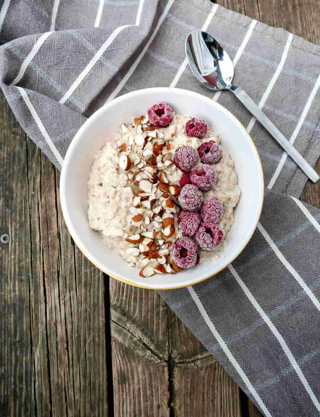 Almond Porridge – Healthy creamy oat meal recipe ↓